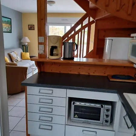 Hotel F3 Proche De La Grande N2 *