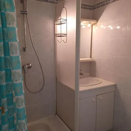 Hotel F3 Proche De La Grande N2